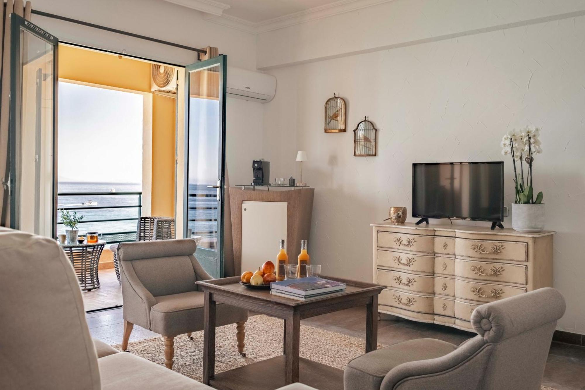 Surplage Hotel Cavaliere Le Lavandou Εξωτερικό φωτογραφία