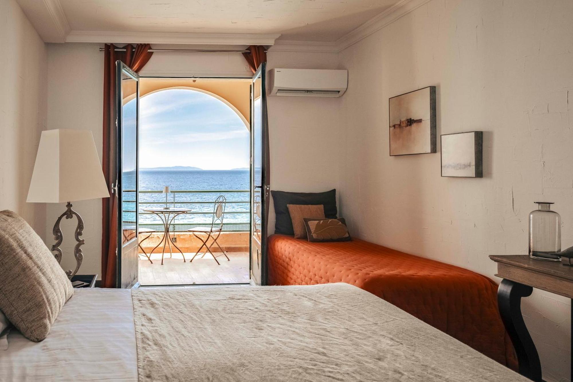 Surplage Hotel Cavaliere Le Lavandou Εξωτερικό φωτογραφία