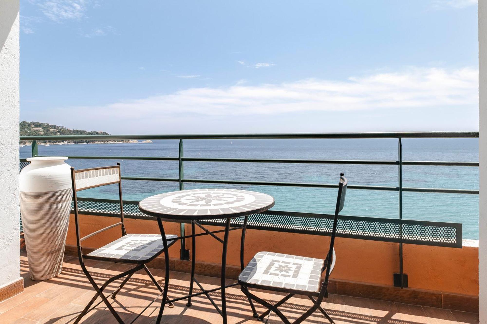 Surplage Hotel Cavaliere Le Lavandou Εξωτερικό φωτογραφία