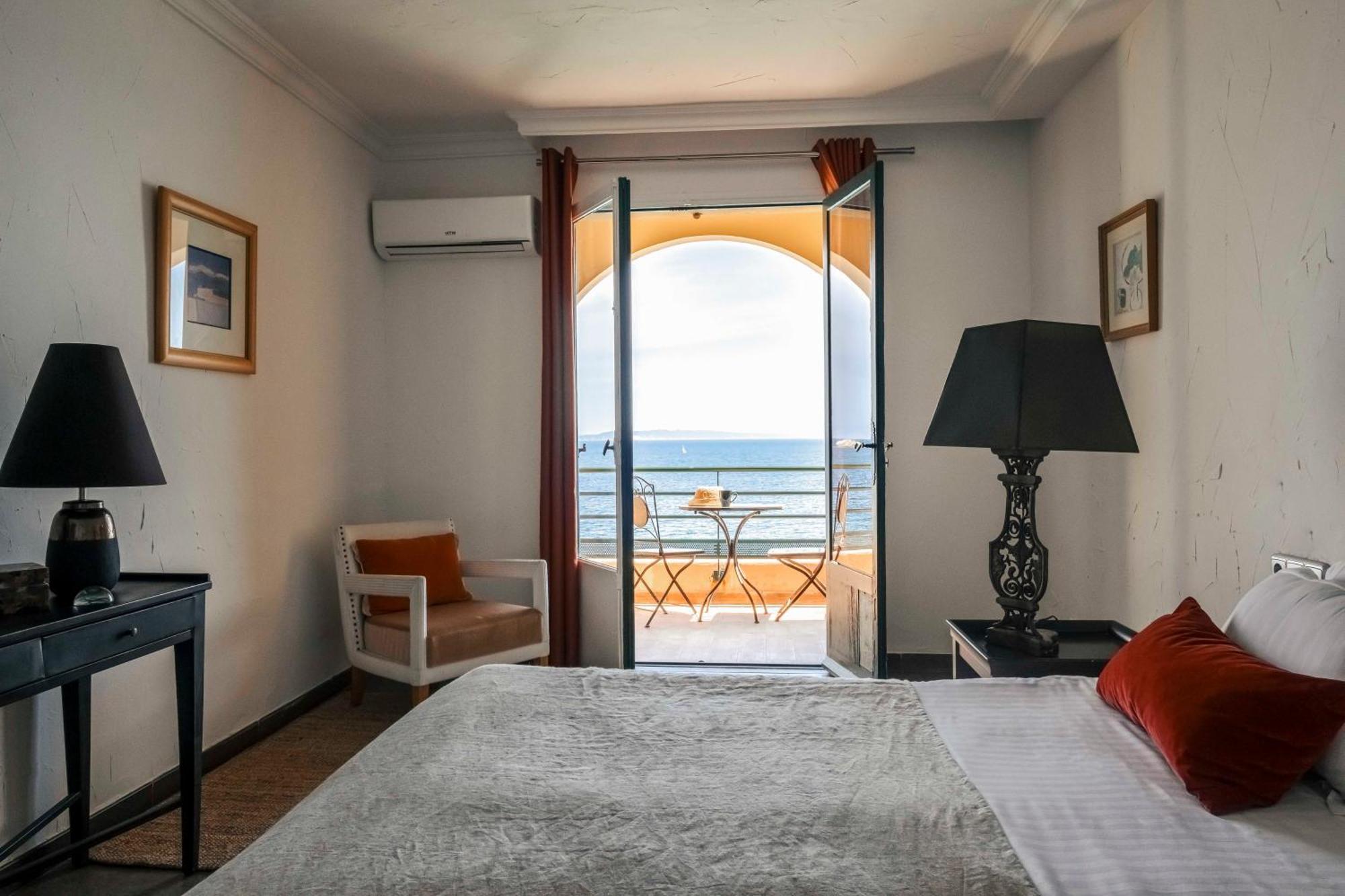 Surplage Hotel Cavaliere Le Lavandou Εξωτερικό φωτογραφία