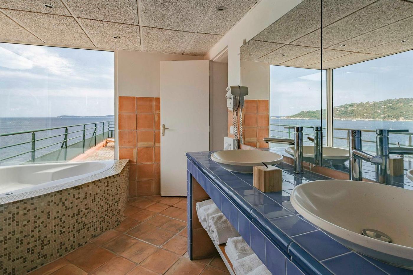 Surplage Hotel Cavaliere Le Lavandou Εξωτερικό φωτογραφία